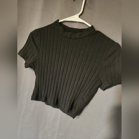 Shein Tops, Women's size Medium Black Rib Knit Crop Top - Picture 2 of 6